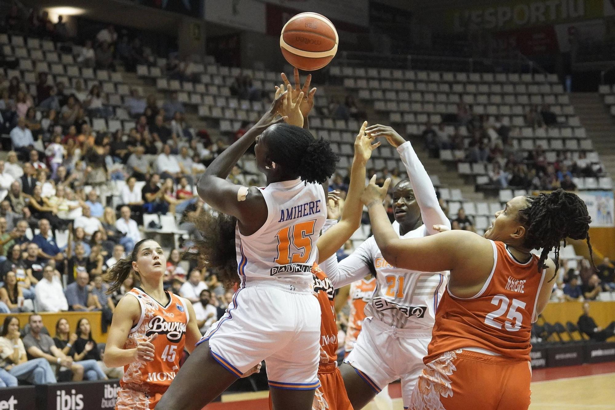 Exhibició de l'Spar Girona a l'Eurolliga contra el Bourges (92-62)
