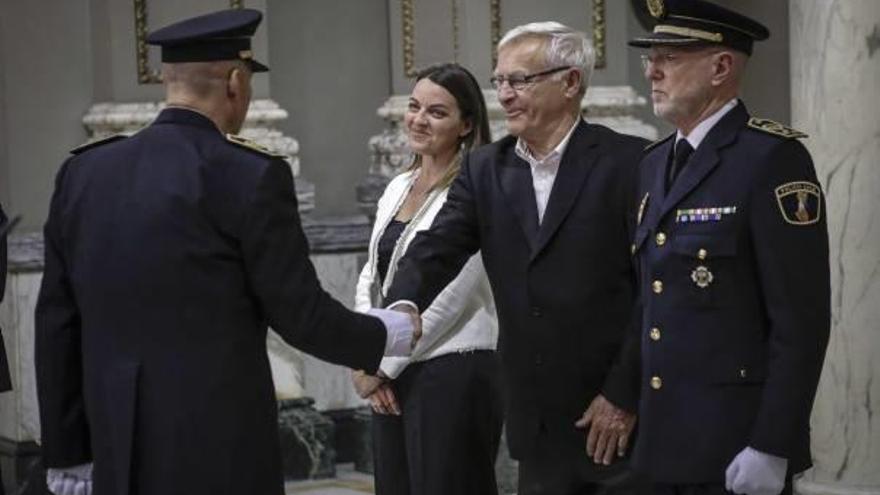 Acto de bienvenida a los nuevos mandos de la Policía Local de València.