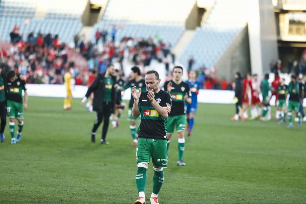 Los franjiverdes vencen 0-2 con goles de Fidel y Pere Milla