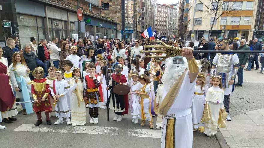 Los colegios adelantan el Antroxu en las Cuencas