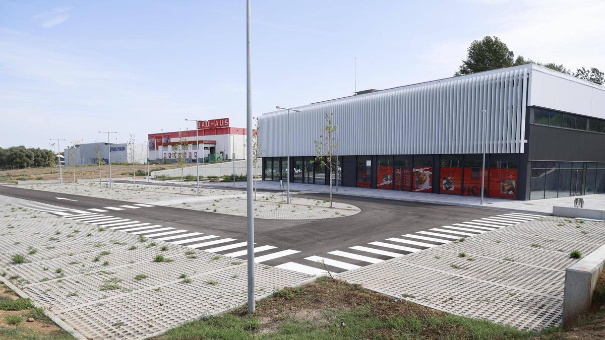 La cadena s'ubicarà al lateral de la rotonda del polígon de Mas Gri de Girona.