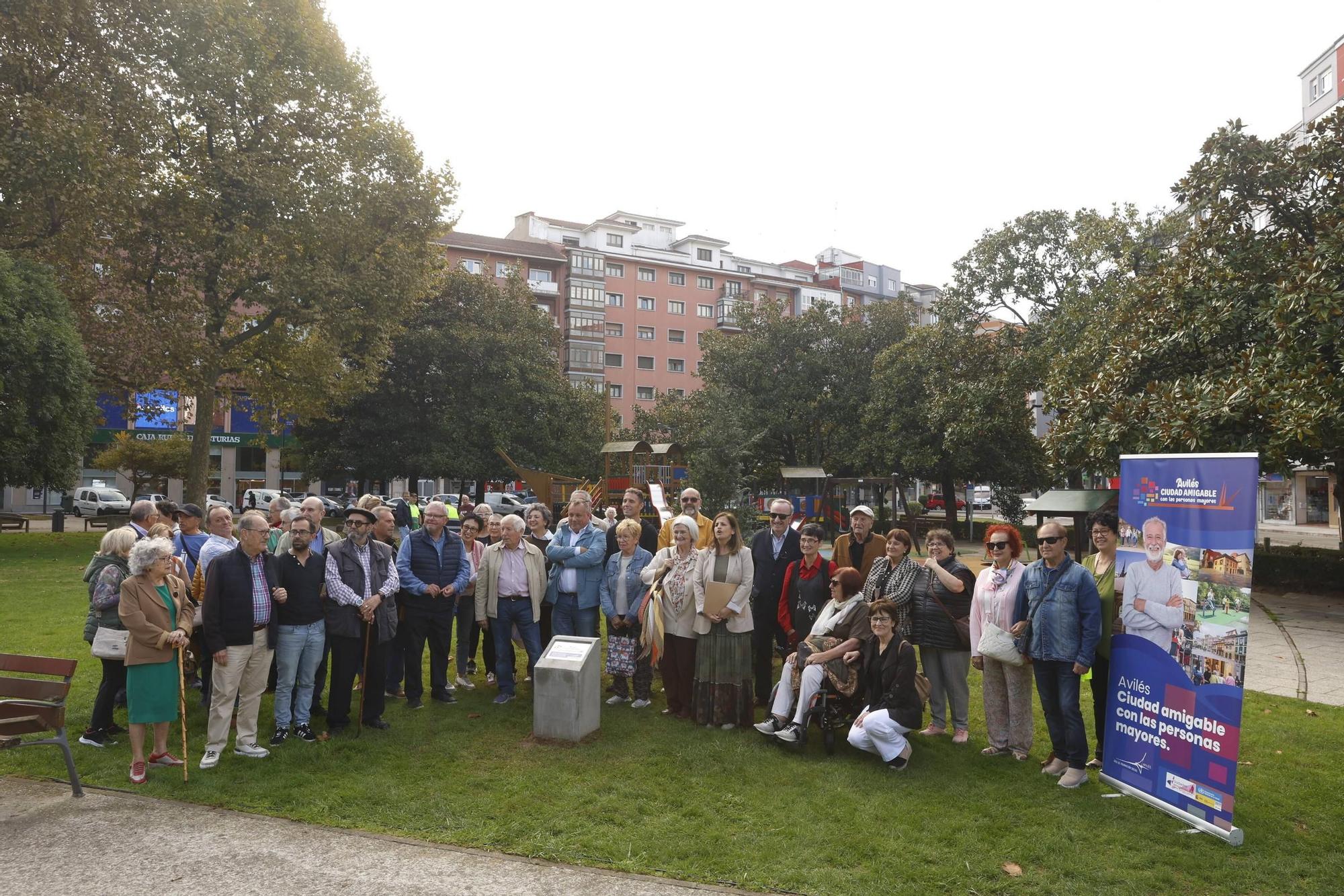EN IMÁGENES: Avilés dedica una plaza pública a las personas mayores