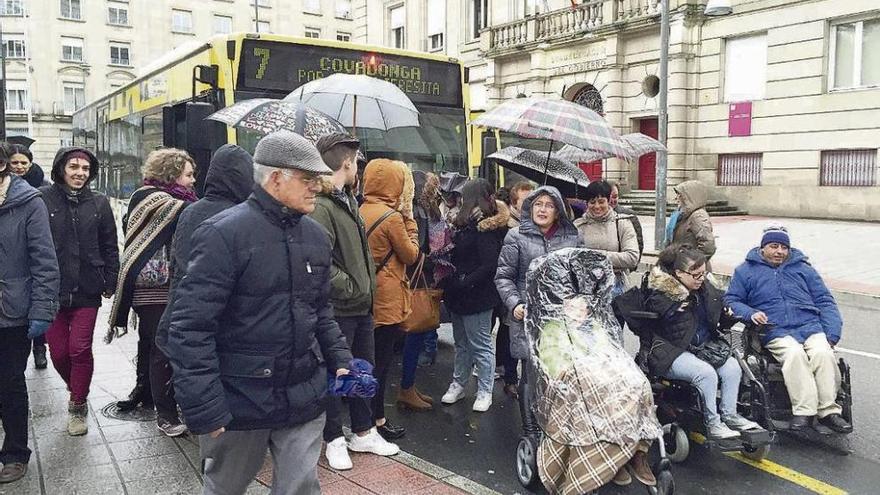 El ejemplo de &#039;El Langui&#039; contagia a Ourense, con quejas sobre la mala accesibilidad del bus