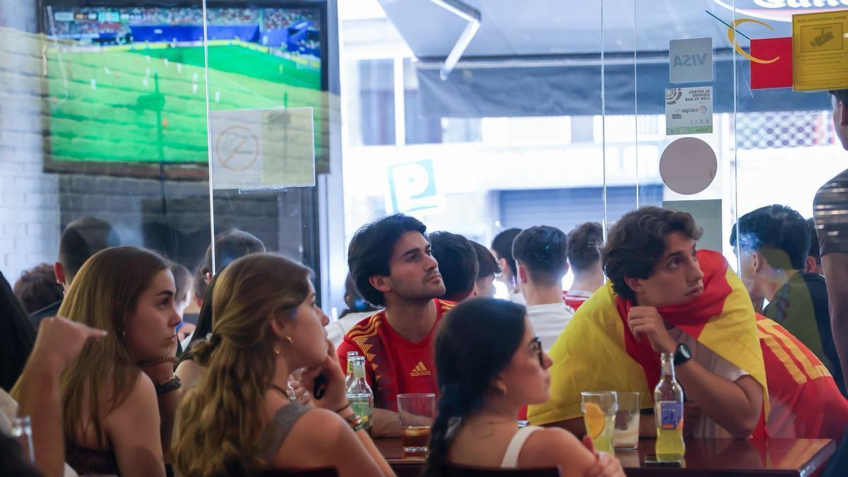 Así vivió Santiago el debut de España en el Mundial
