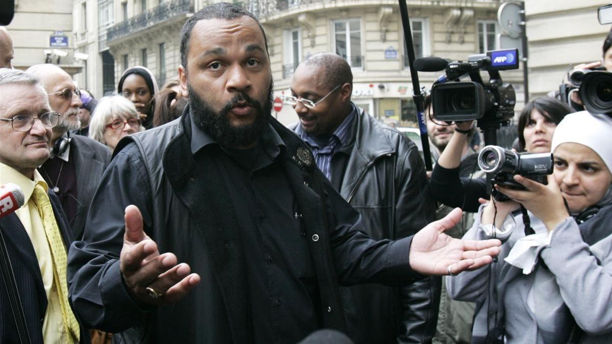 Dieudonné M'Bala M'Bala, en declaraciones a la prensa, en una imagen de archivo, en el 2009.