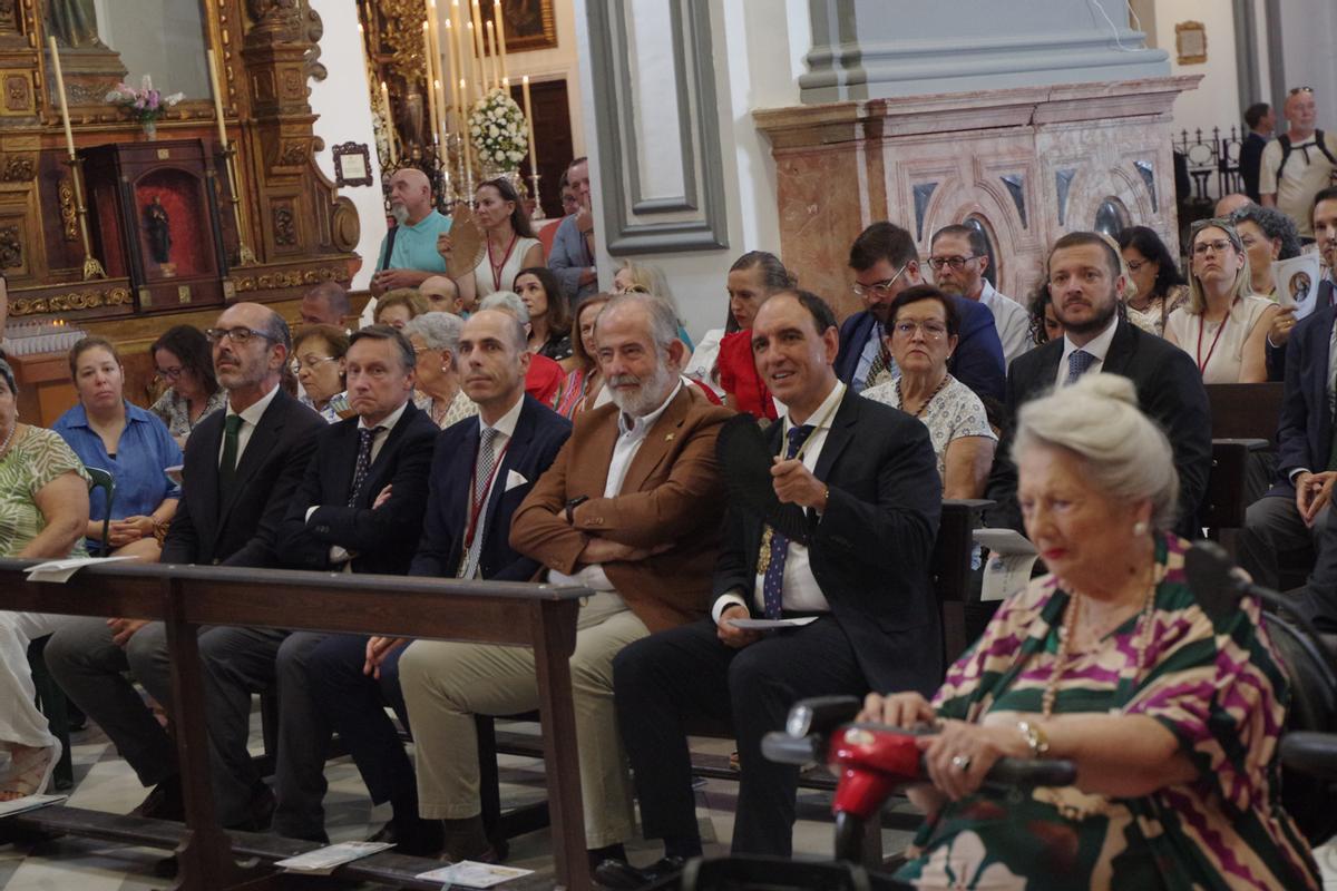 Toma de posesión del nuevo párroco de los Mártires, Isidro Calderón, en la Iglesia de San Juan