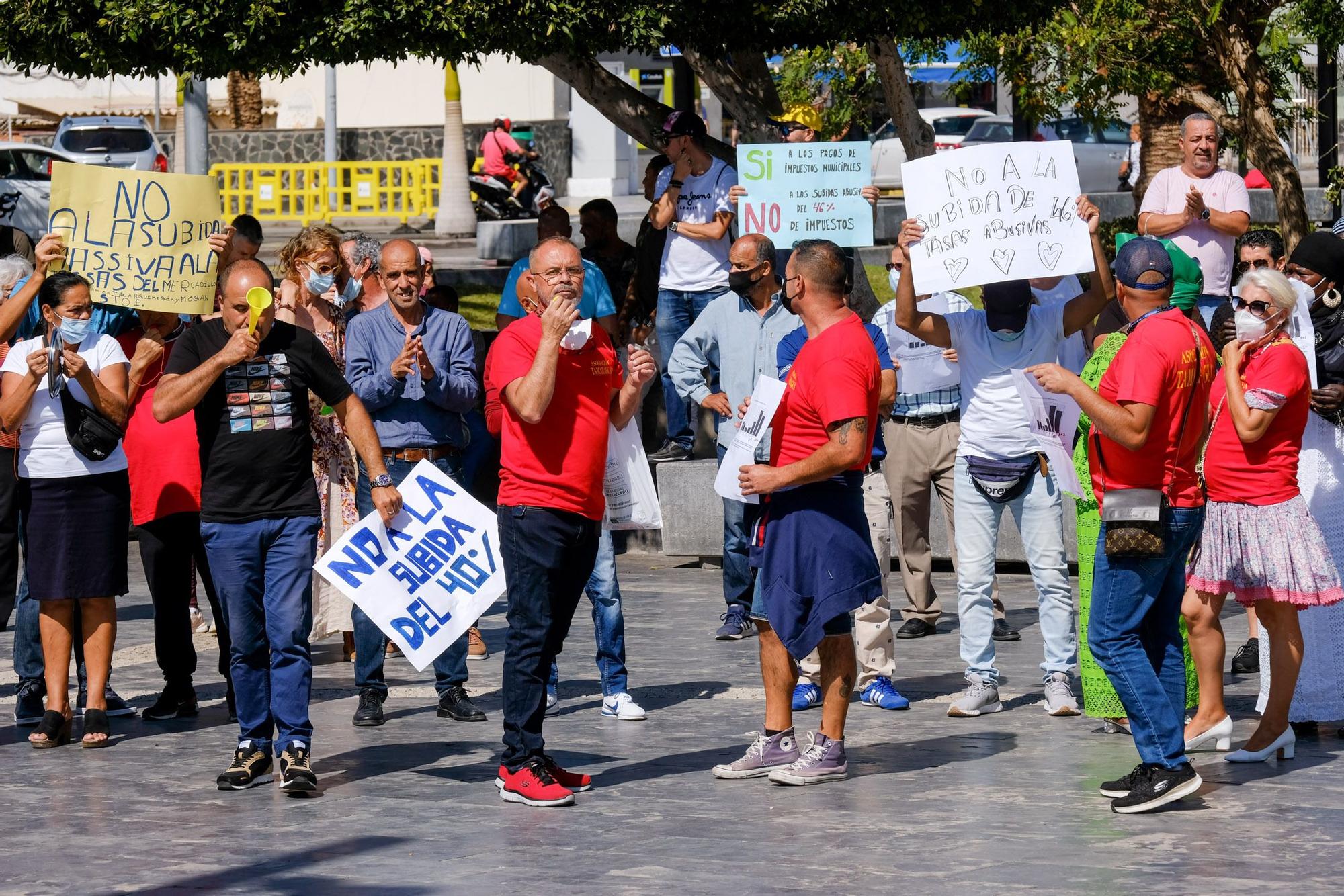 Cacerolada de los mercadilleros en Arguineguín