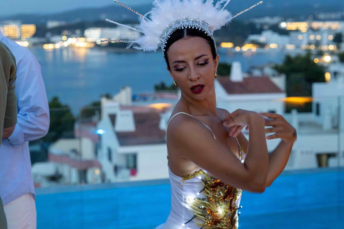 Una actuación de ballet cortesía de Romantic Corporate.