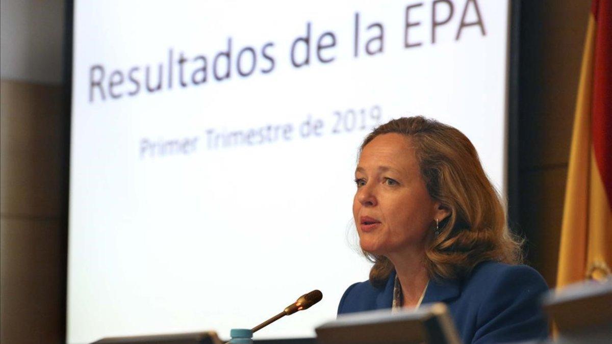 La ministra de Economía y Empresa, Nadia Calviño, explica los resultados de la EPA del primer trimestre del 2019