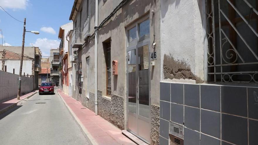 Portal de la vivienda de la calle San Antonio de Alcantarilla.