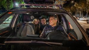 Anar a buscar el teu fill a la disco a les 6 de la matinada: ¿seguretat o sobreprotecció?