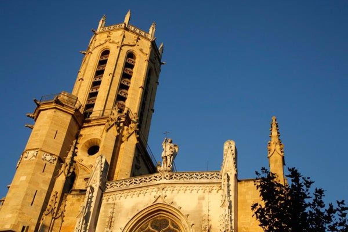 Fachada de la Catedral del Saint-Sauveur, en Aix en Provence.