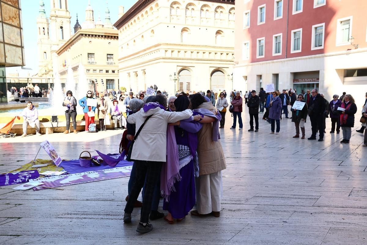 En imágenes |  El movimiento Revuelta de las Mujeres en la Iglesia alza la voz en Zaragoza por la igualdad