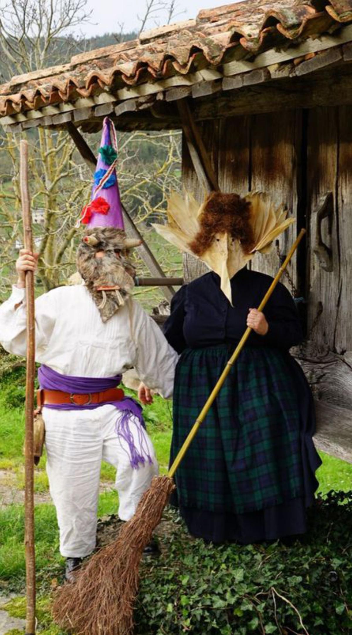 Dos mazcaraos, en Rozaes. | LNE