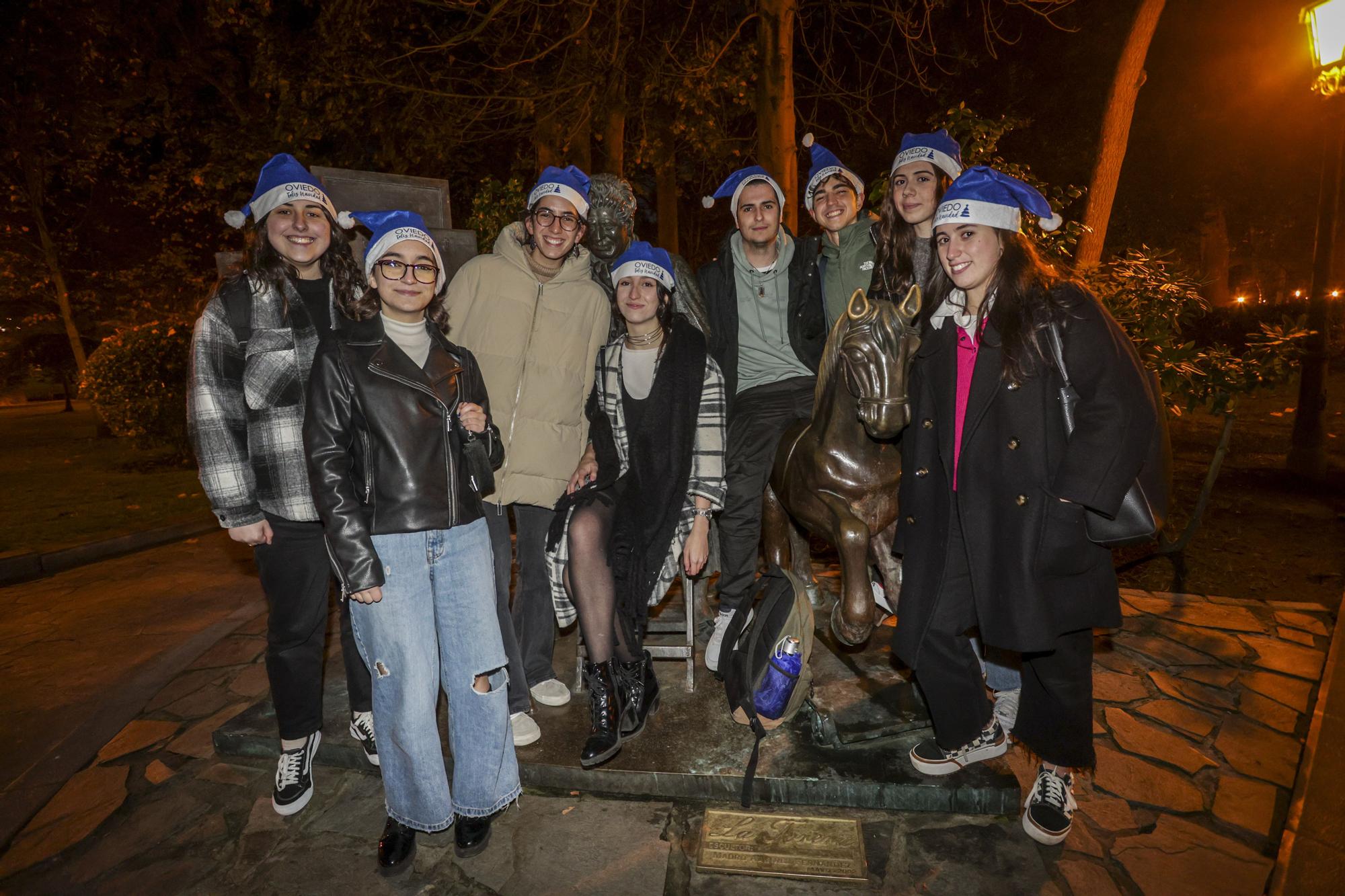 En imágenes: así fue el encendido de las luces de Navidad en Oviedo