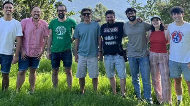 Neira, García y Peinador (de segundo a cuarto por la izquierda) con su grupo del CICA. | LOC
