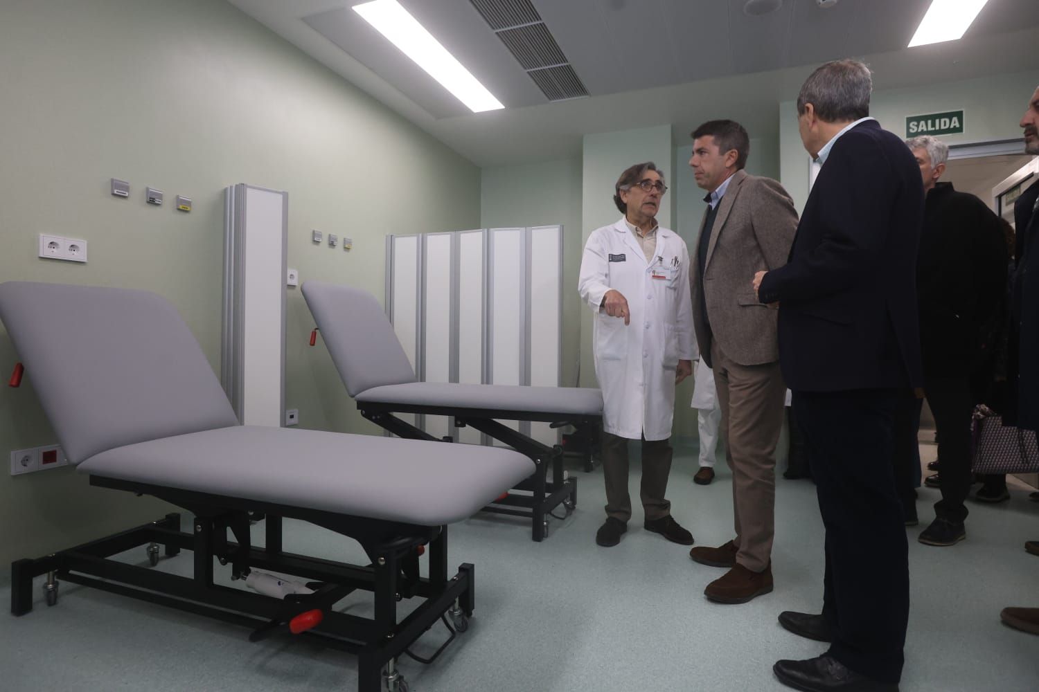 El nuevo centro de consultas externos del hospital Clínico comienza a funcionar.