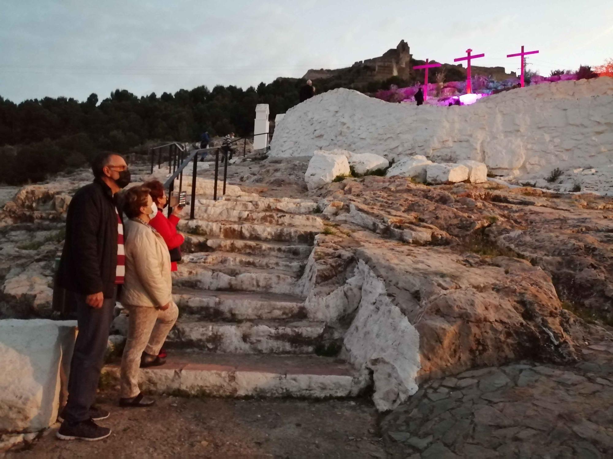 Actos en una Semana Santa de Sagunt que se ha tenido que adaptar a la pandemia.