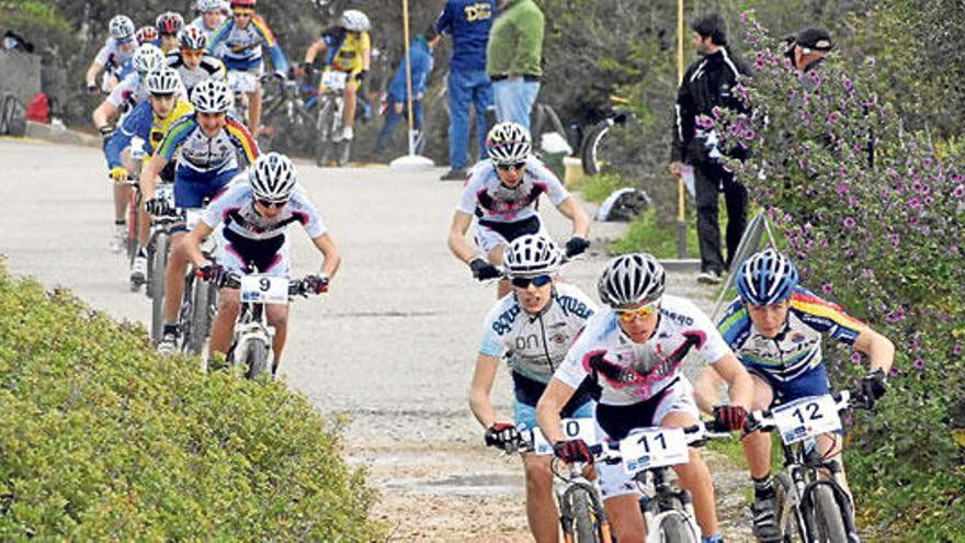 Secuencia de la carrera de la categoría infantil de Santanyí.