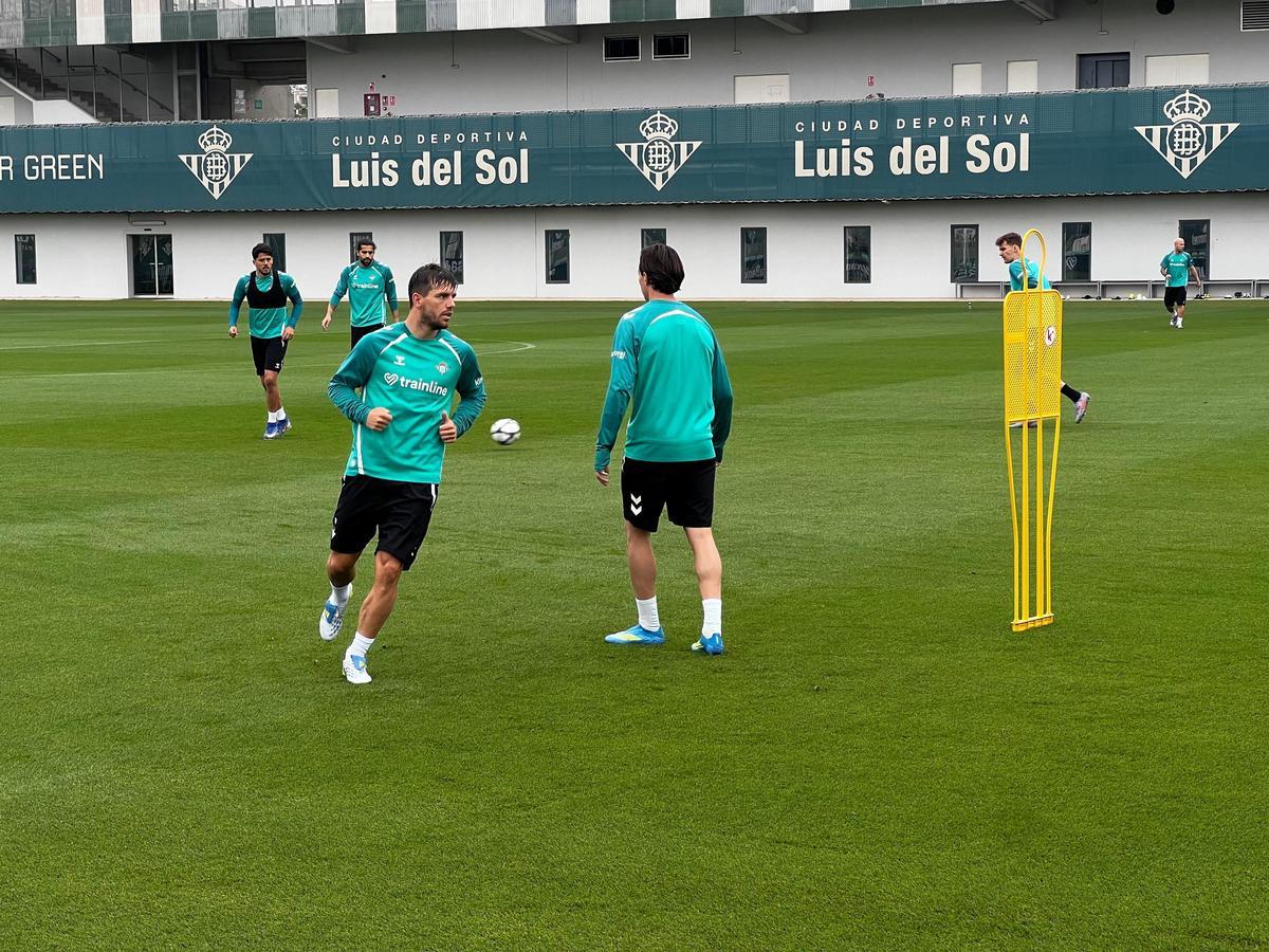 Giovani Lo Celso en un entrenamiento del Betis en la CD Luis del Sol