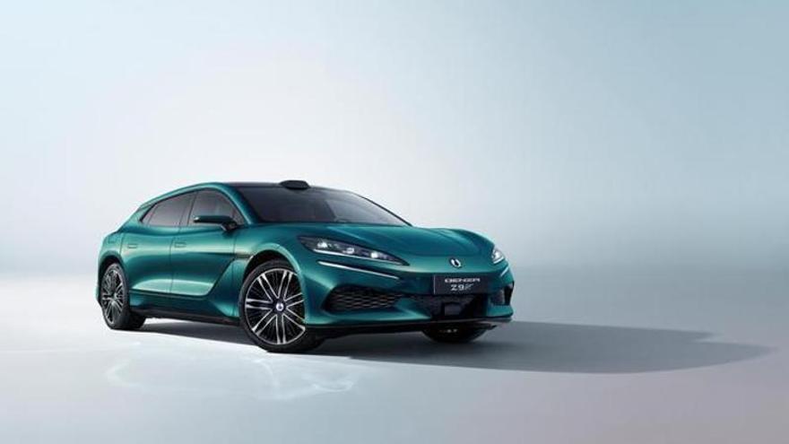 BYD estrenará el Denza Z9 GT en España con carga 'flash charging' de 1.500 kW