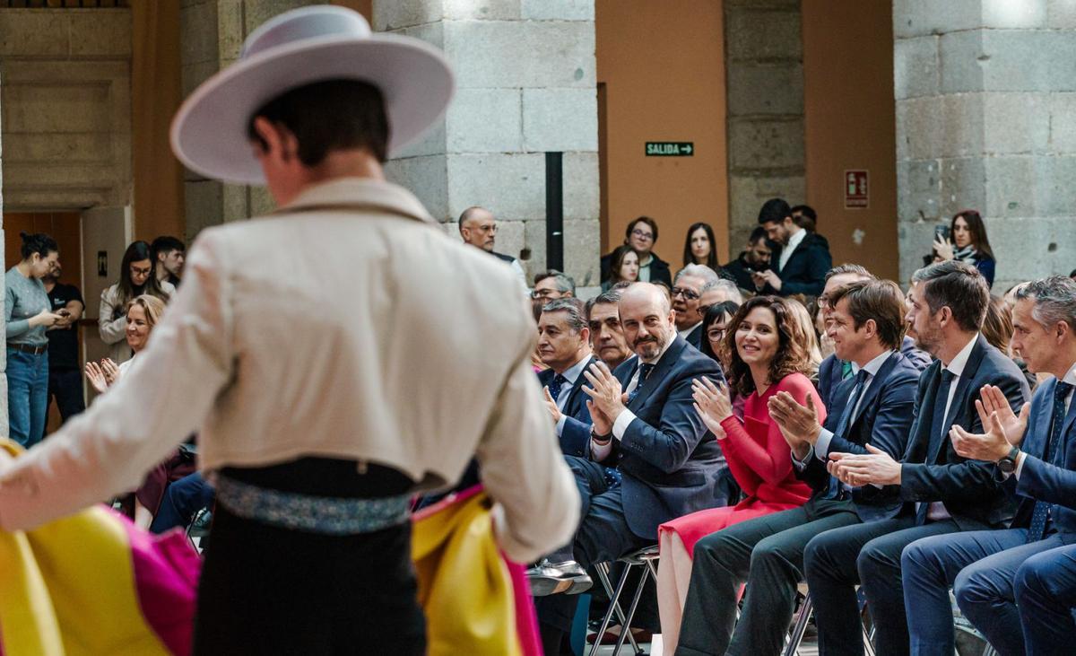 Ayuso i Moreno donen suport al ‘sí’ de Feijóo al nou decret social