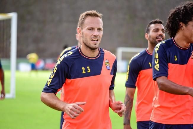 Entrenamiento UD Las Palmas en Barranco Seco ...