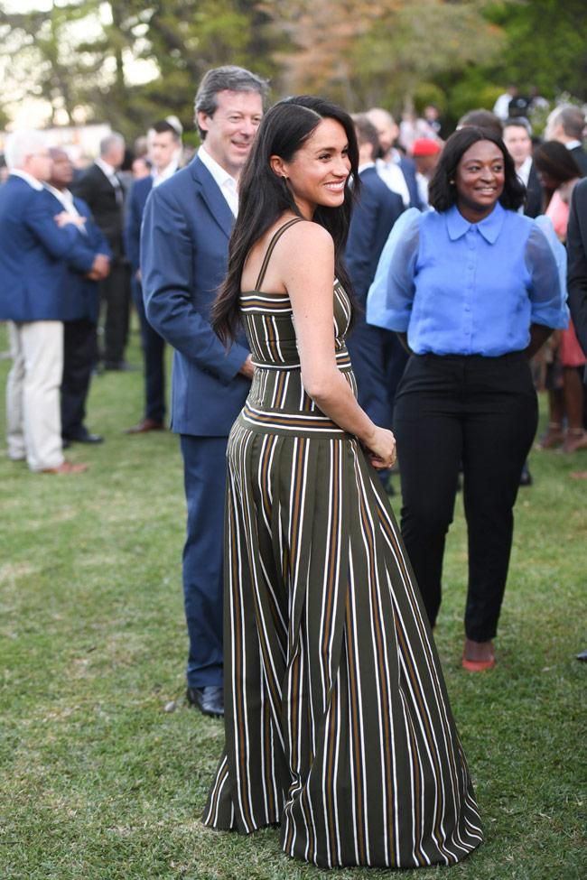 Meghan Markle recupera su vestido de rayas de Martin Grant en su viaje a África