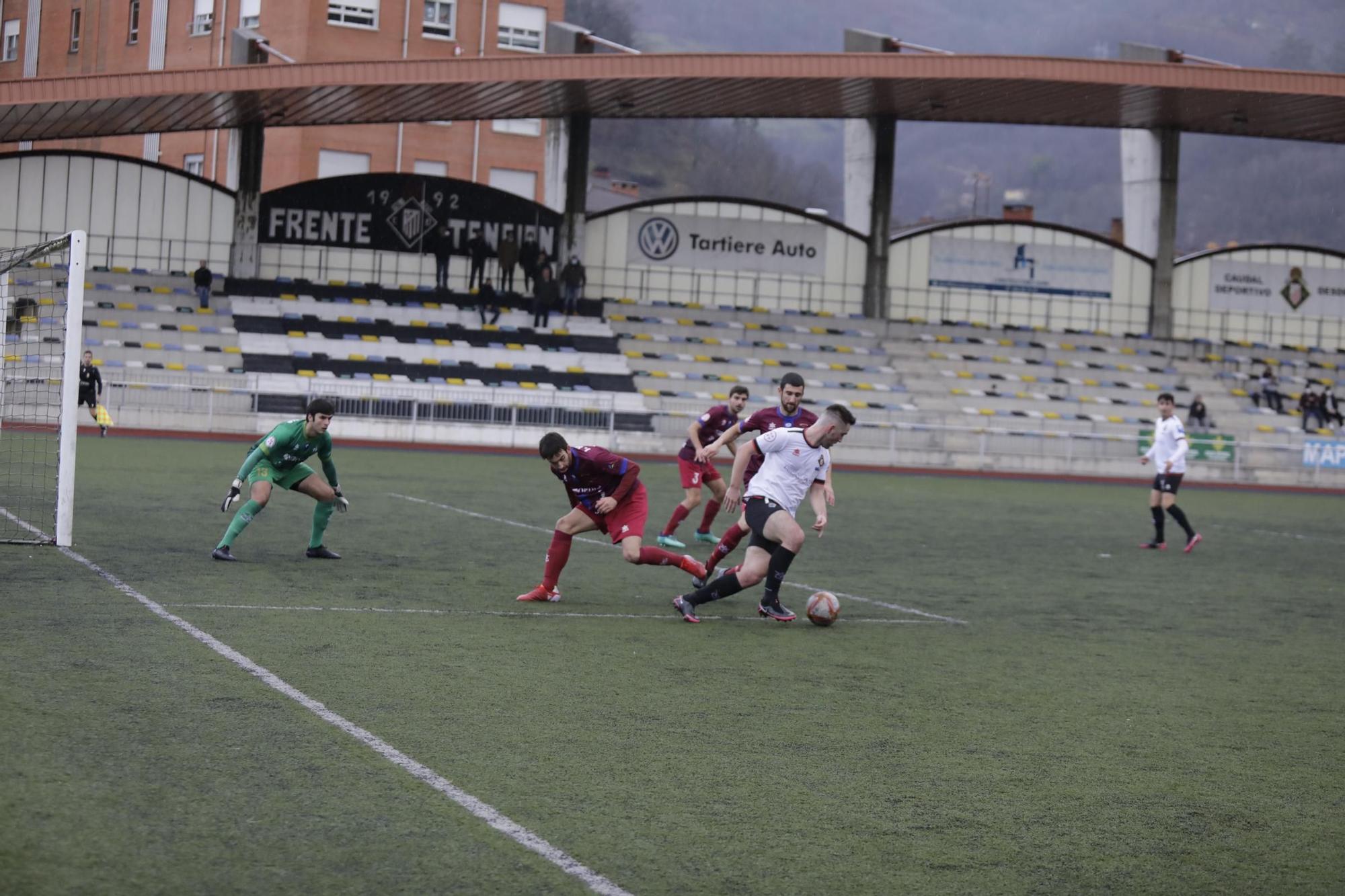 Las imágenes de la primera jornada de año en Tercera División