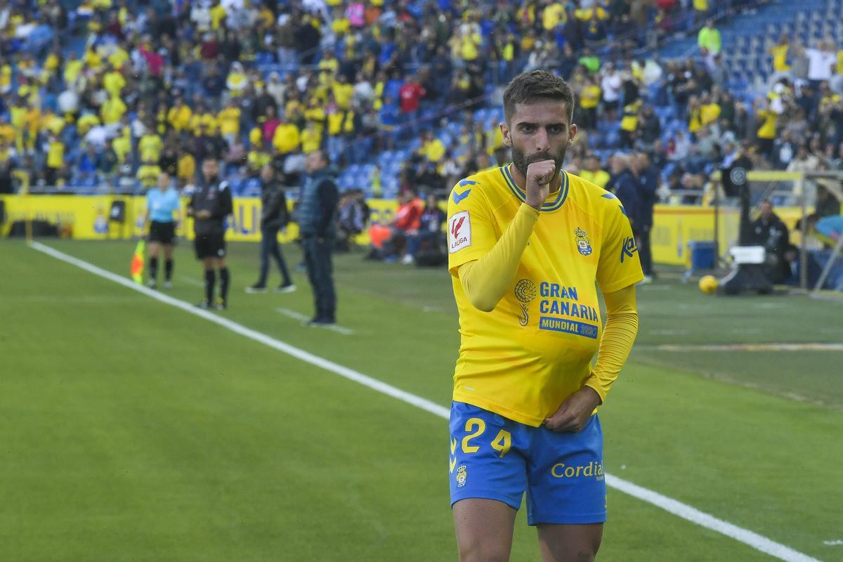 Pejiño, en plena dedicatoria de su gol al Cádiz.