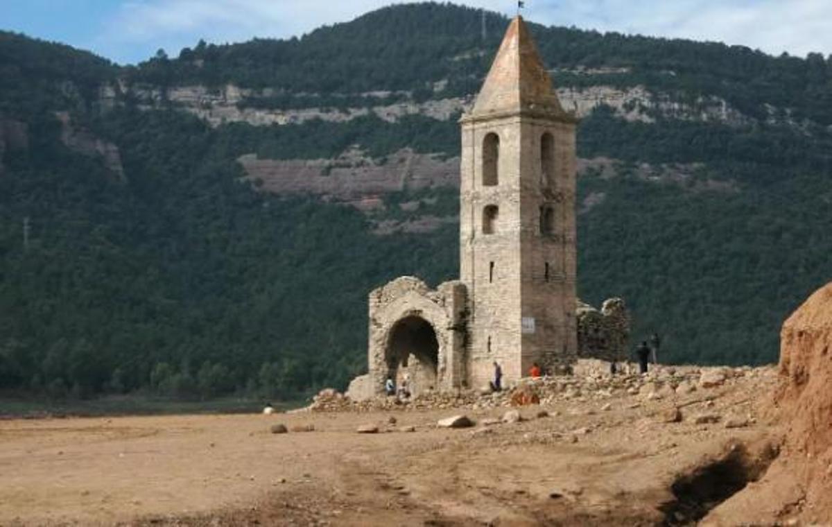 Imatge d'arxiu "Les restes de l'església de Sant Romà, a la vista per la sequera".