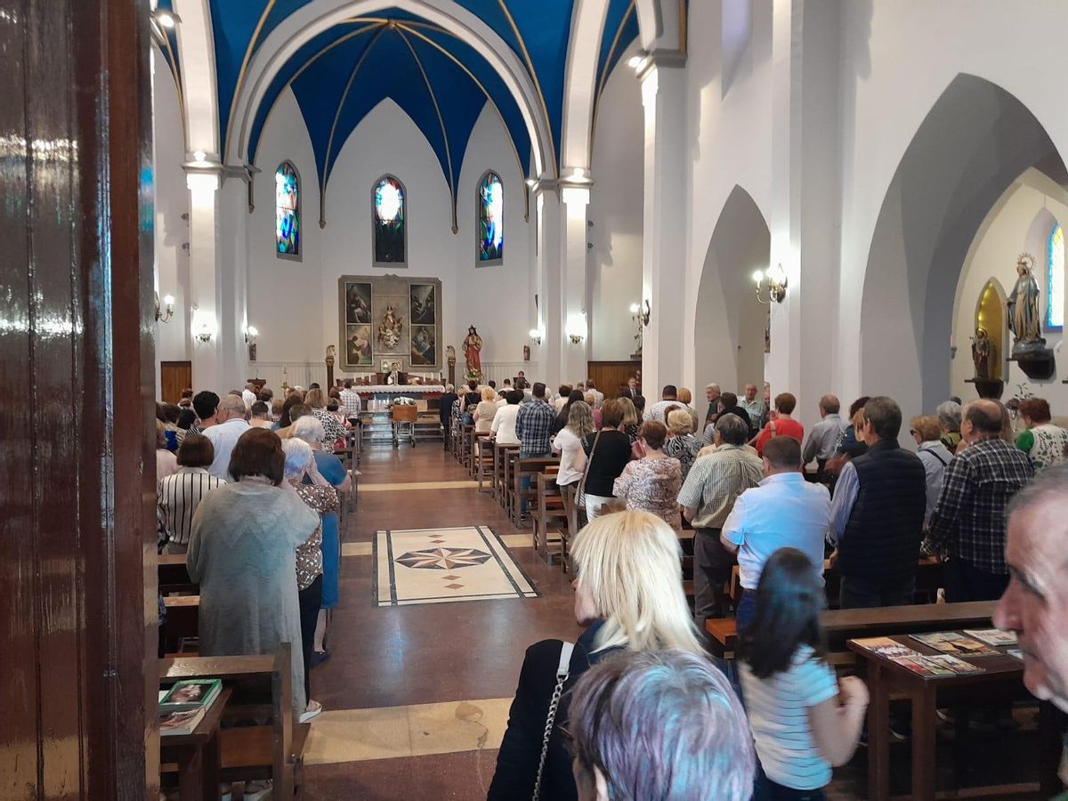 El funeral en honor de Lola Fernández.