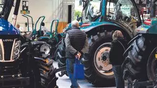 Los tractores chinos se presentan en Aragón y hacen ruido en la FIMA