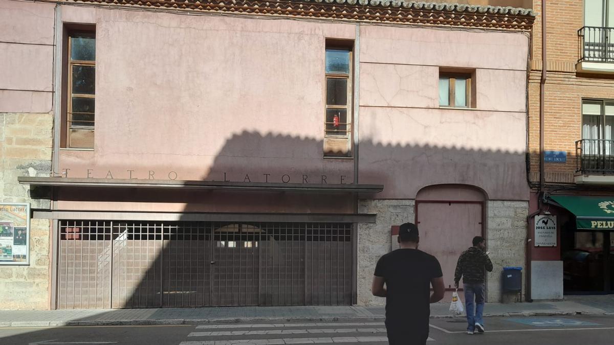 Fachada del Teatro Fundos Latorre de Toro.
