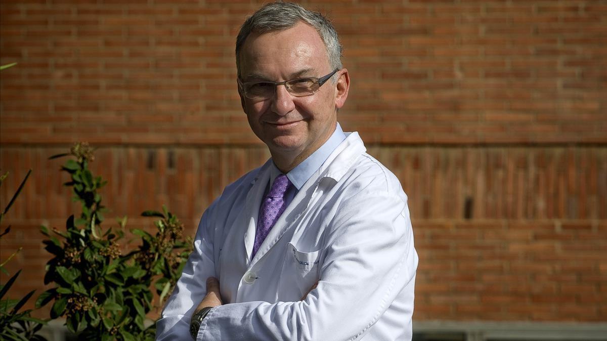 Josep Baselga en el servicio de oncología de la Vall de Hebron en el 2009. Josep Baselga en el servicio de oncología de la Vall de Hebron en el 2009.