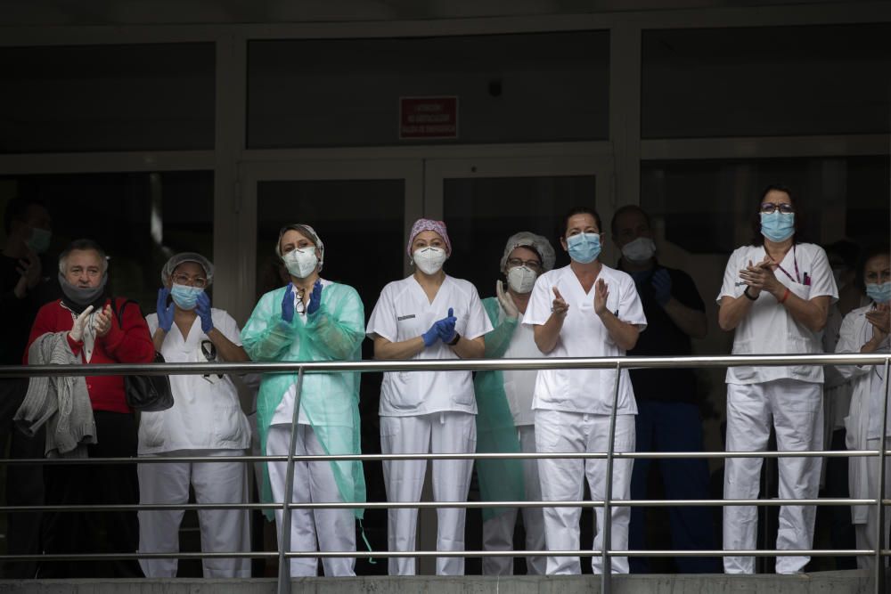 Homenaje a Fina Belenguer, sanitaria fallecida por coronavirus en el Dr. Peset