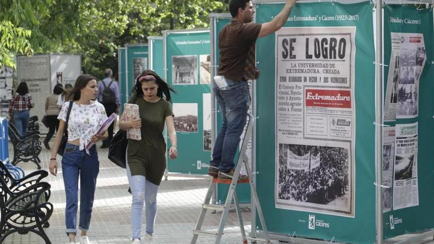 Una muestra descubre Cáceres a través de los ojos de su periódico