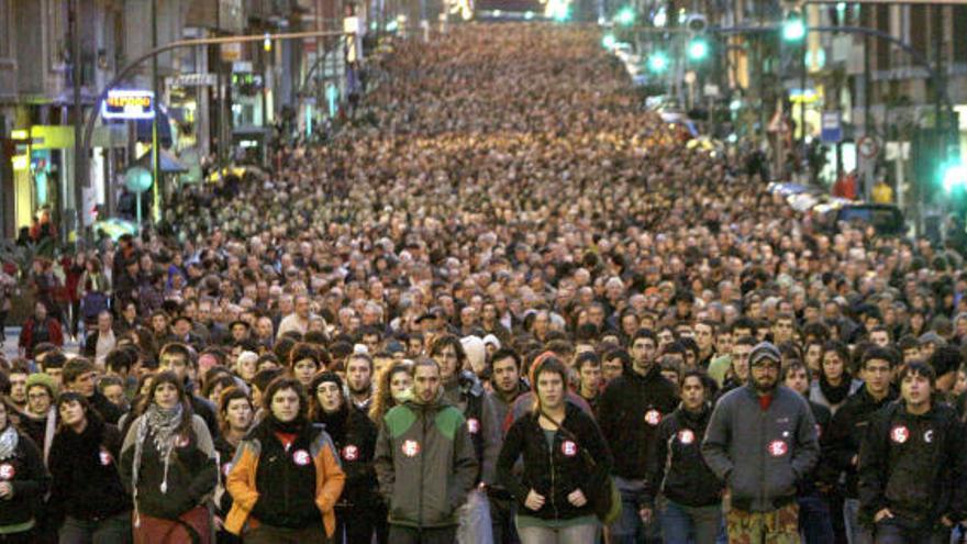 Asistentes a la manifestación que ha tenido lugar este sábado por las calles de Bilbao