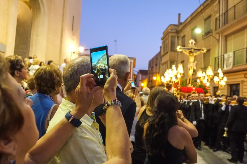 La procesión del Cristo del Buen Suceso en Elda