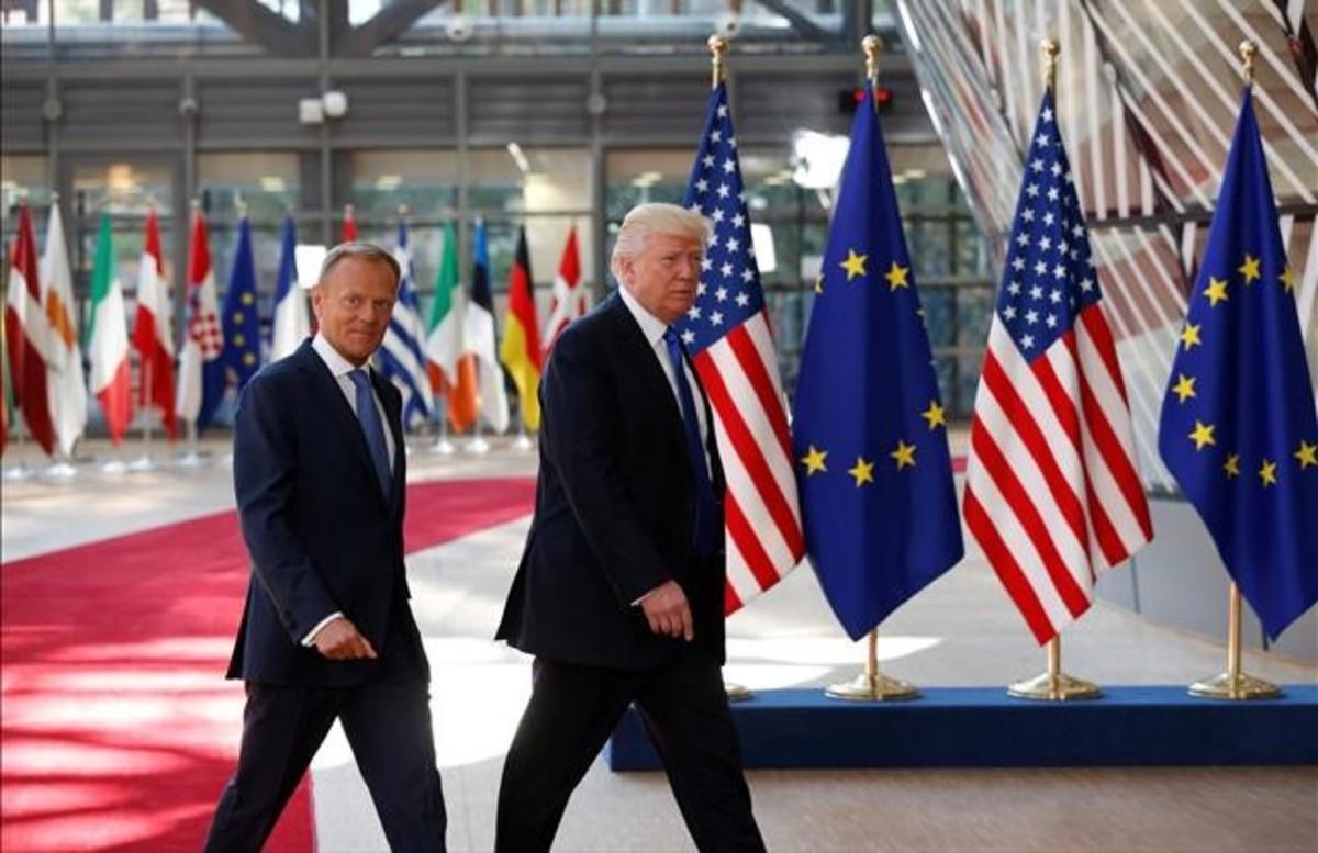 dcaminal38599035 u s  president donald trump  r  walks with the president of 170525105242