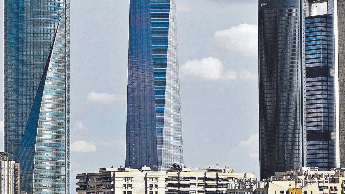 Vista de les Torres de Madrid, entre elles la de PWC (a la dreta) | JUAN MANUEL PRATS