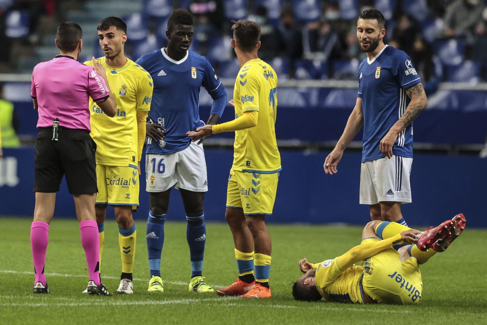 En imágenes: así fue el empate entre el Real Oviedo y Las Palmas