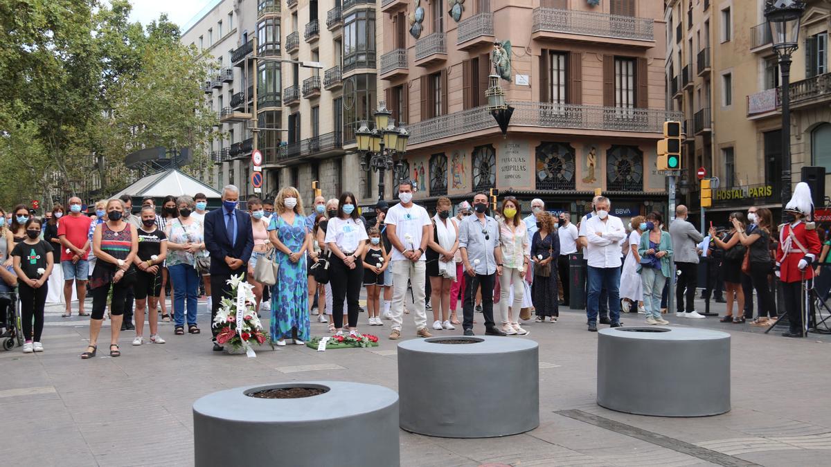 Pla general de la Rambla de Barcelona, on s&#039;ha fet l&#039;acte d&#039;homenatge a les víctimes dels atemptats del 17-A
