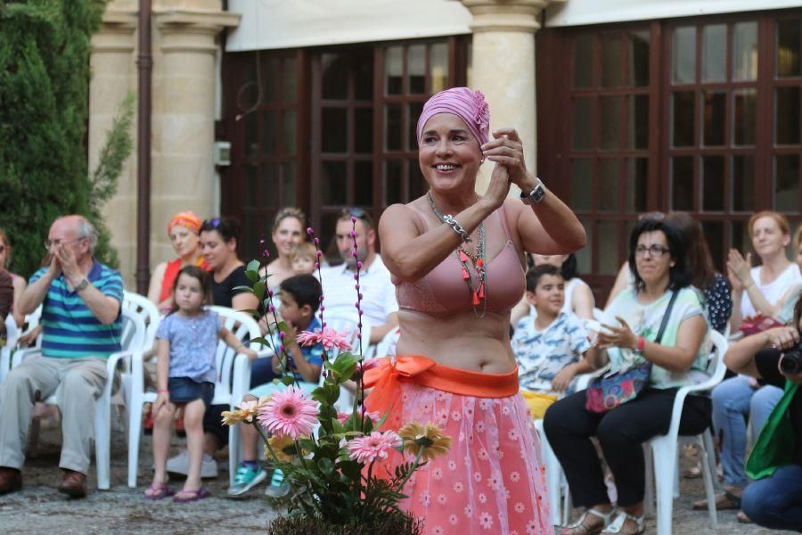 Desfile en Zamora de mujeres operadas de cáncer