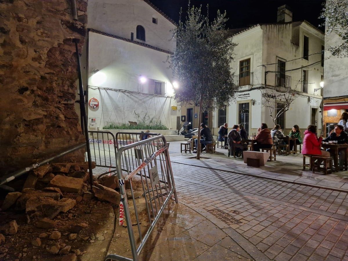 Detalle de la fachada de la ermita de la Soledad, este lunes.