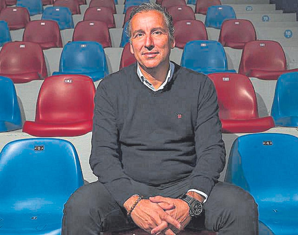 El entrenador del Levante recala en el Ciutat movido por el instinto competitivo y pidiendo un extremo para el mercado de invierno