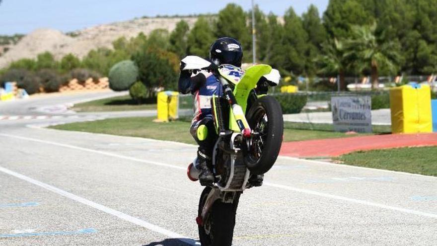 Cremades en el circuito de Villena.