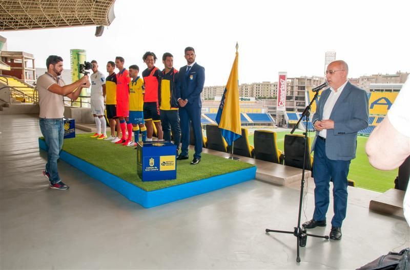 Presentación de las camisetas de la UD Las Palmas