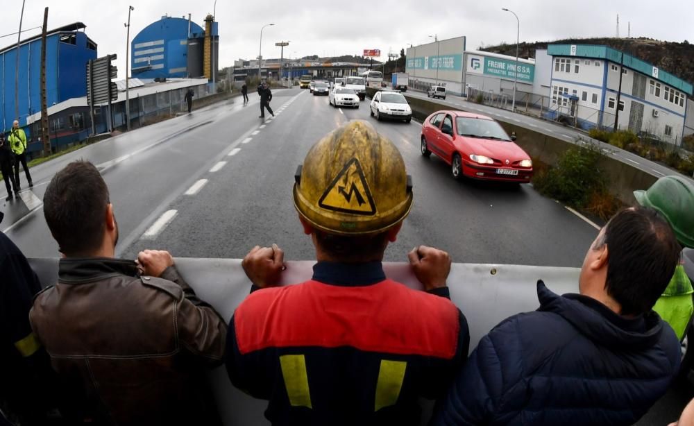 Manifestación de trabajadores de Alcoa en A Coruña