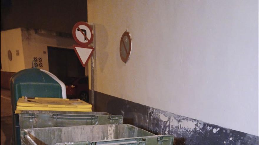 Encuentran una bebé viva y con el cordón umbilical en un contenedor en Sevilla